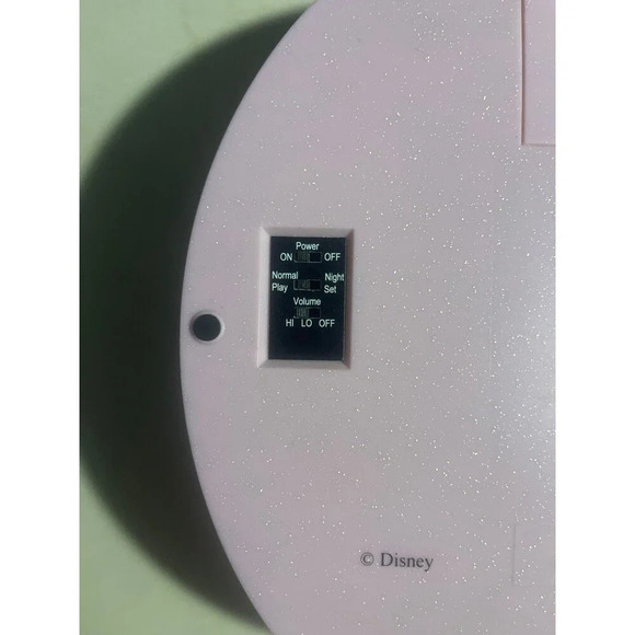 Disney Princesses Animated Wall Clock - Picture 5 of 6